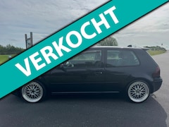 Volkswagen Golf - 1.6