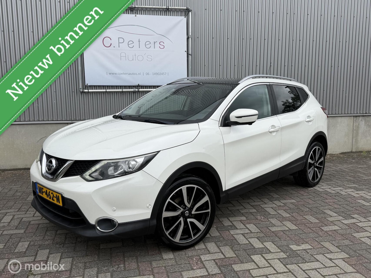 Nissan Qashqai - 1.2 Tekna + 2017 / Leer / Panoramadak / 360 Camera / 2e eigenaar NAP - AutoWereld.nl