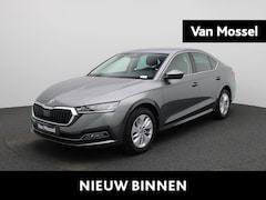 Skoda Octavia - 1.0 TSI Business Edition Hatchback | Metallic lak | Parkeersensoren | Navigatie