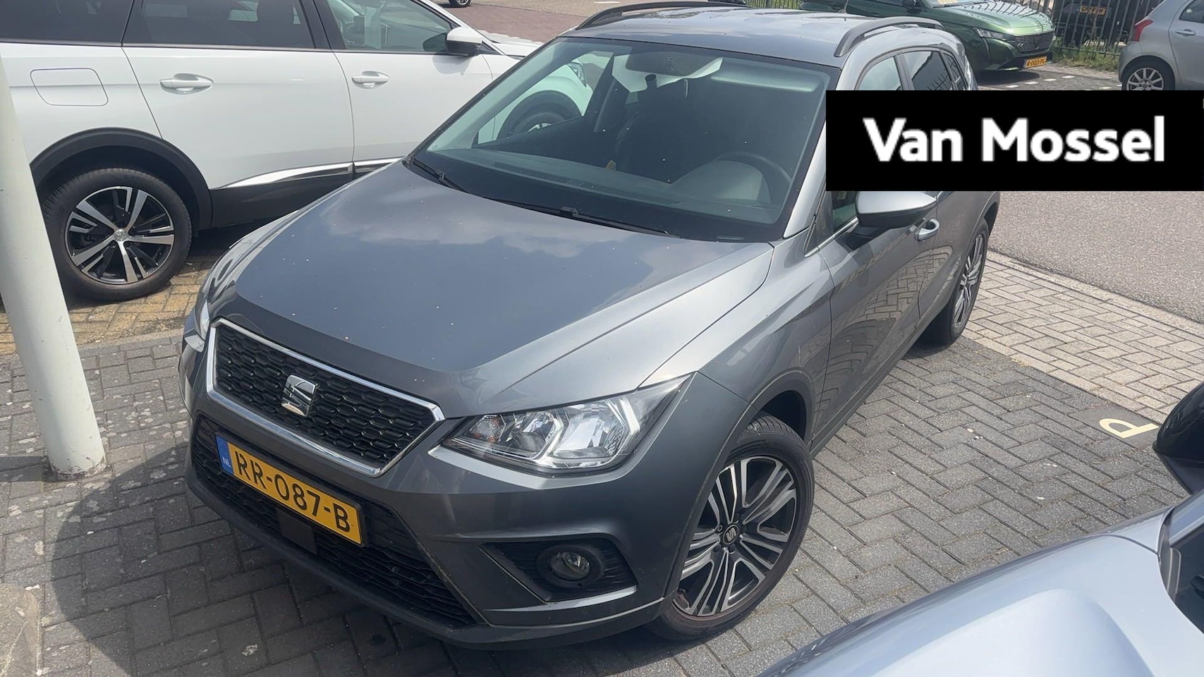 SEAT Arona - 1.0 TSI Style Launch Edition Uniek km stand slechts 8437 KM !!!! | Metallic lak | Lm velge - AutoWereld.nl