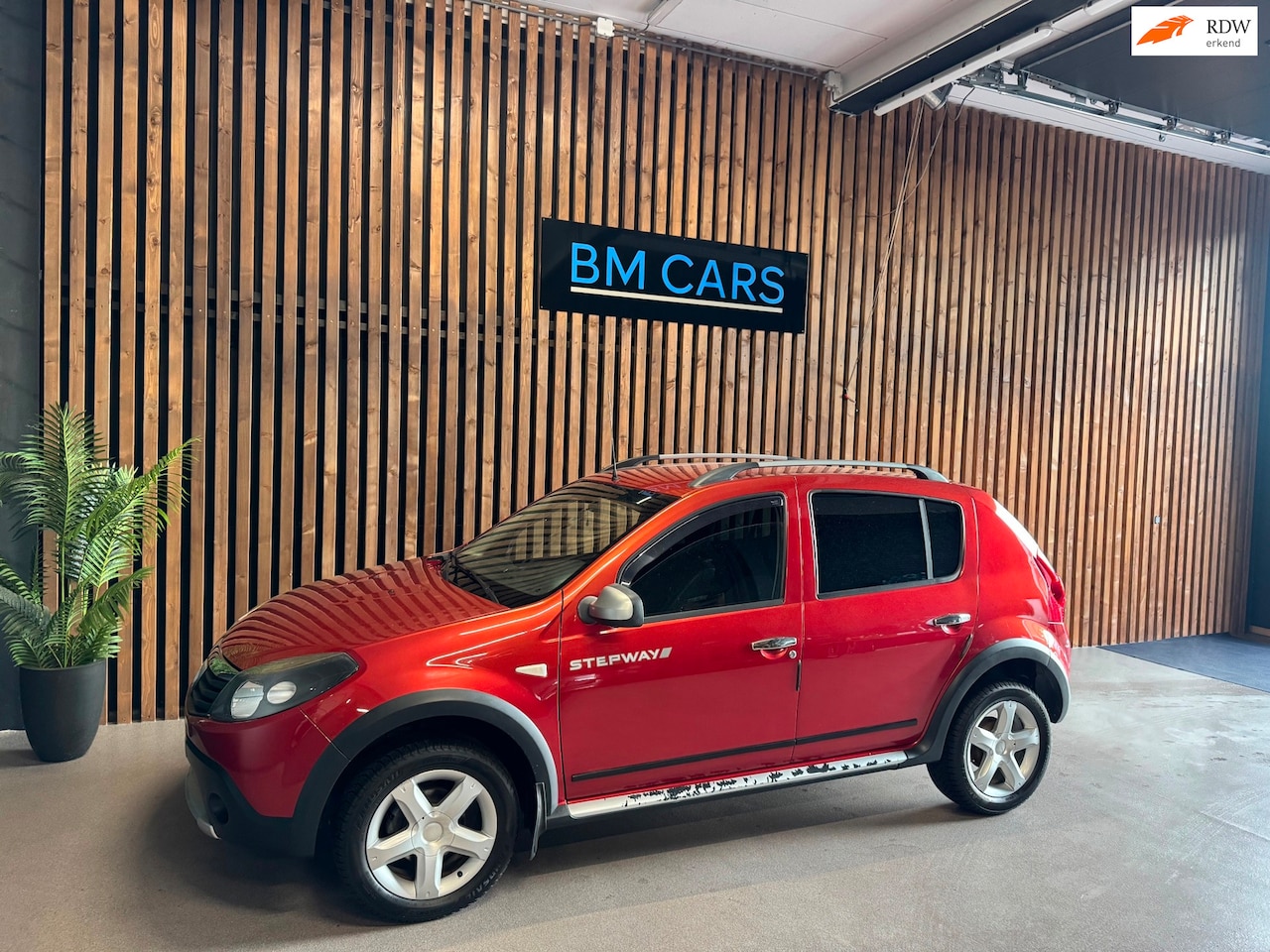 Dacia Sandero Stepway - 1.6 Airco,Trekhaak,LM velgen - AutoWereld.nl