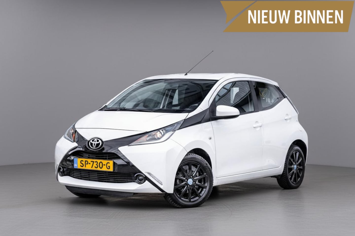Toyota Aygo - 1.0 VVT-i x-Play Camera|15''|Elek.pakket|Topconditie! - AutoWereld.nl