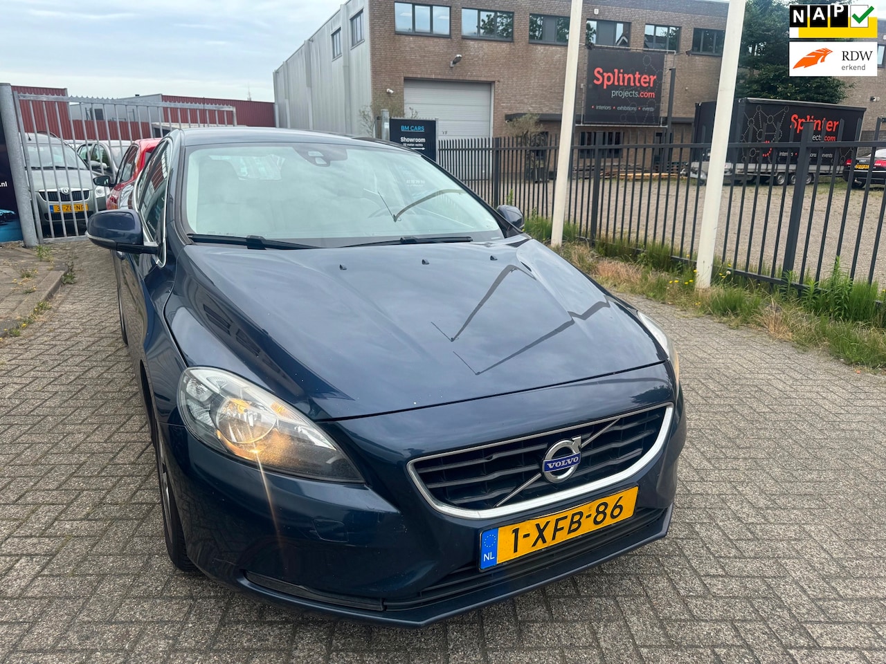 Volvo V40 - 2.0 D4 R-Design Business Airco - AutoWereld.nl