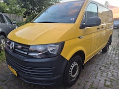 Volkswagen Transporter - 2.0 TDI 150pk euro6 2x schuifdeur airco cruise 2500kg trekhaak mooie bus L1H1 Comfortline