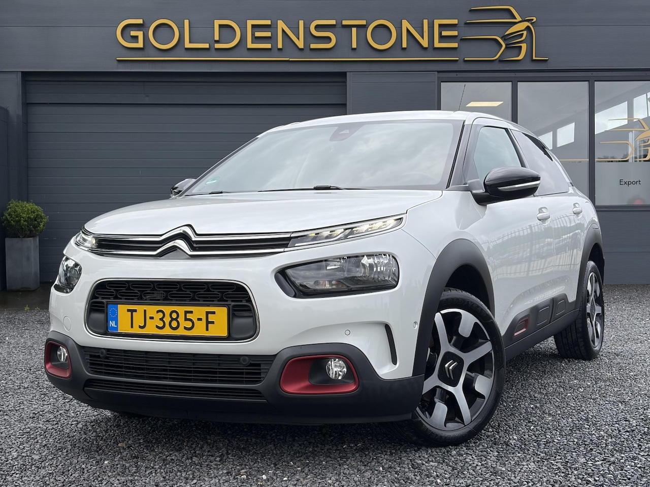 Citroën C4 Cactus - 1.2 PureTech Shine 1.2 PureTech Shine 131pk,6 Bak,D-riem vv in 204,Pano,Trekhaak,Camera,Navi,Dodehoek,Keyless - AutoWereld.nl