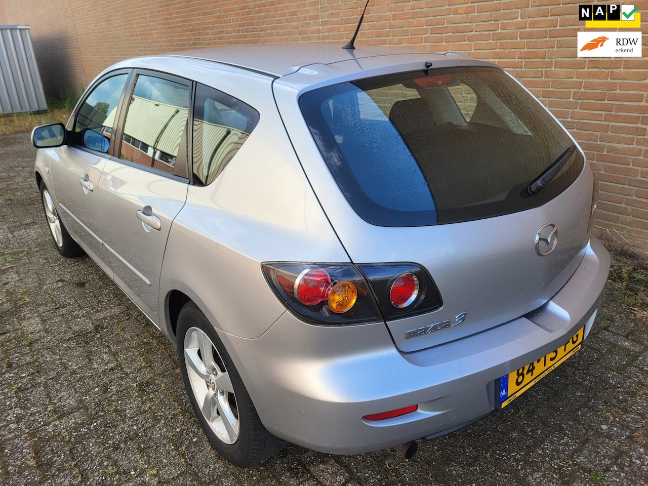 Mazda 3 Sport - APK NIEUW Airco 1.6 Touring 1750,- - AutoWereld.nl