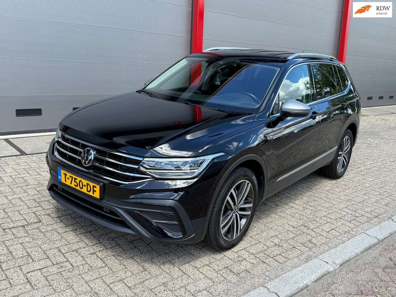Volkswagen Tiguan Allspace - 1.5 TSI Life Business 7p. | dealeronderhouden - AutoWereld.nl