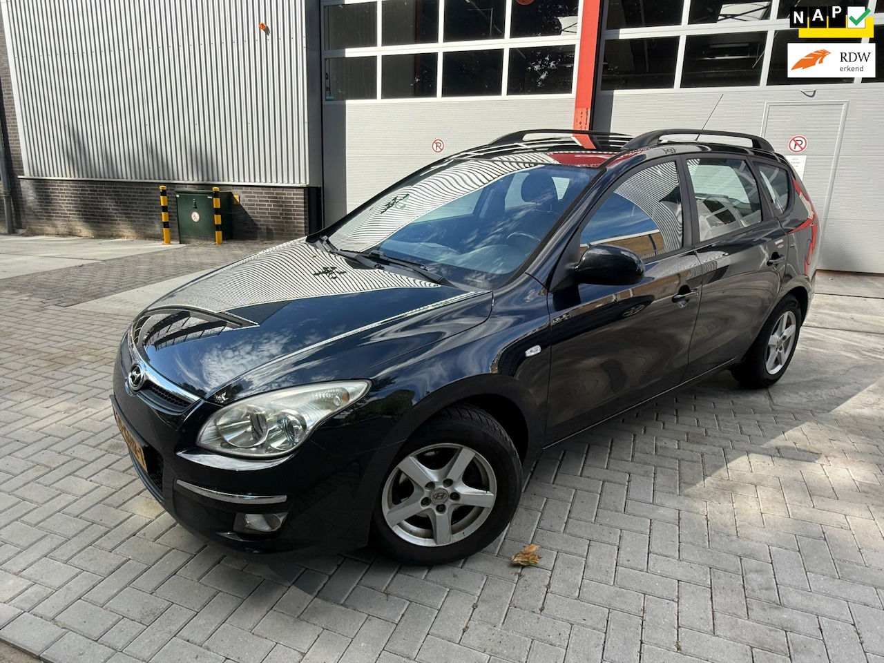 Hyundai i30 CW - 1.6i Dynamic 1.6i Dynamic - AutoWereld.nl