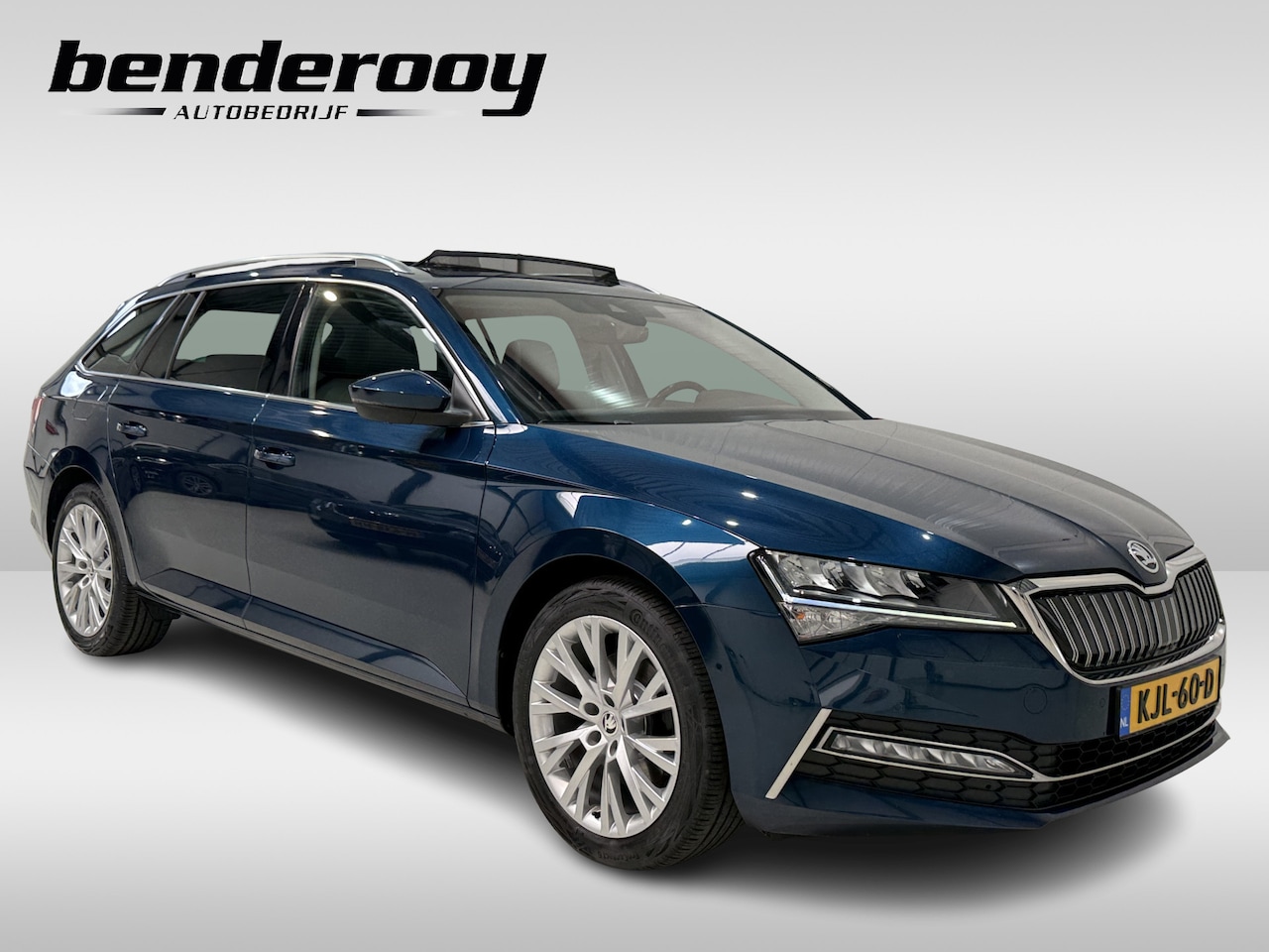 Skoda Superb Combi - 1.4 TSI iV Business Edition | Leder | Pano dak | Trekhaak - AutoWereld.nl