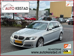 BMW 3-serie Touring - 318i TOURING XENON/LEDER/NAVIGATIE NIEUWE DISTRIBUTIEKETTING
