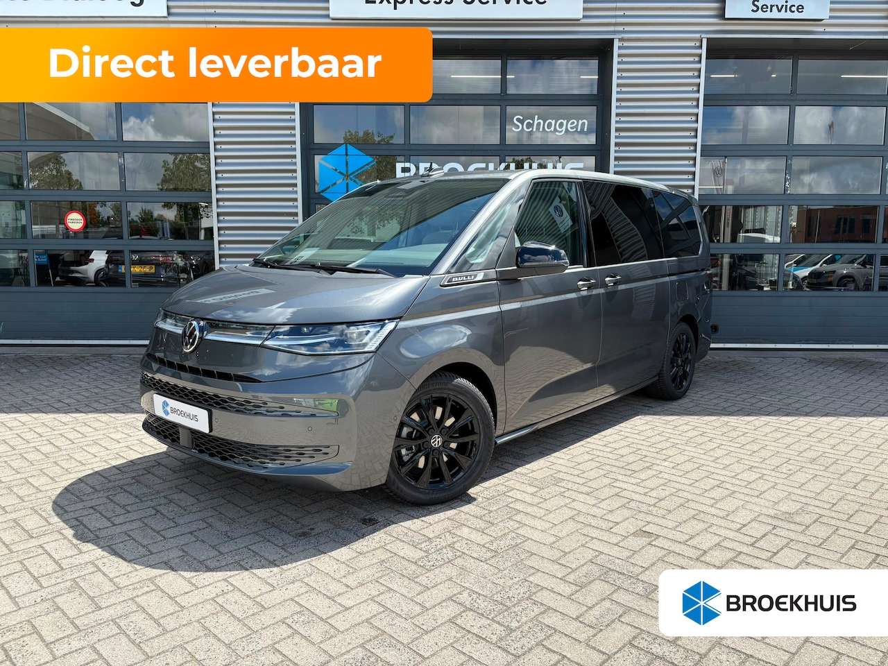 Volkswagen Multivan - eHybrid 4MOTION L2 | Bulli | Glazen Dak | Trekhaak | 4 Seizoenen banden | Vis-A-Vis | IQ-L - AutoWereld.nl