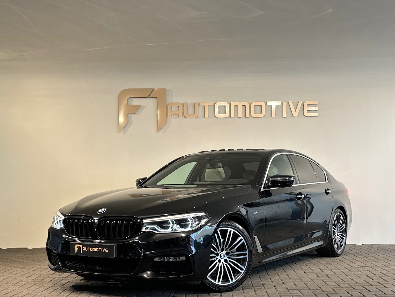 BMW 5-serie - 520i High Executive M Sport Pano|Memory|Sfeer - AutoWereld.nl