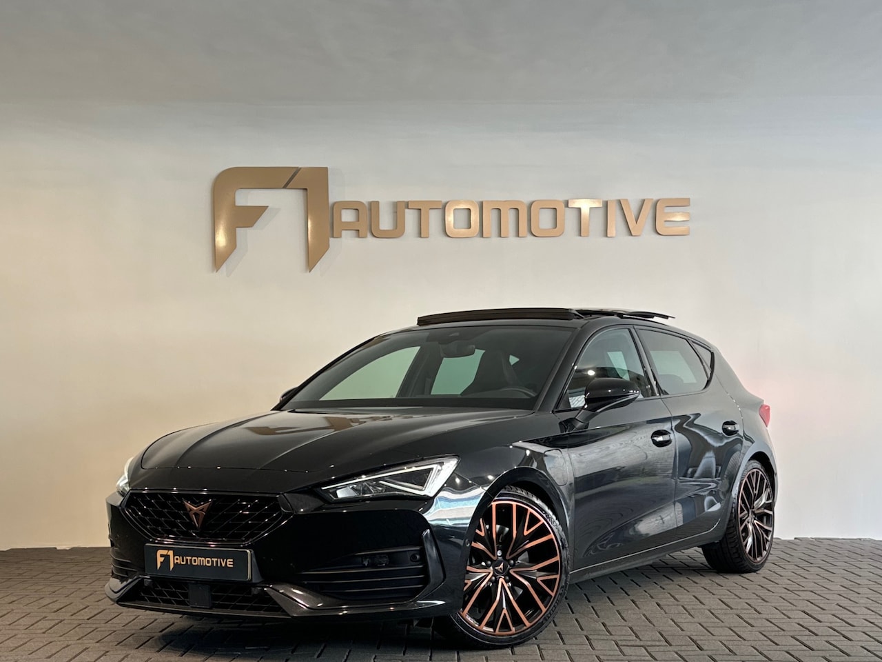 CUPRA Leon - 1.4 e-Hybrid VZ Business Pano|Sfeer|Camera|Keyless - AutoWereld.nl