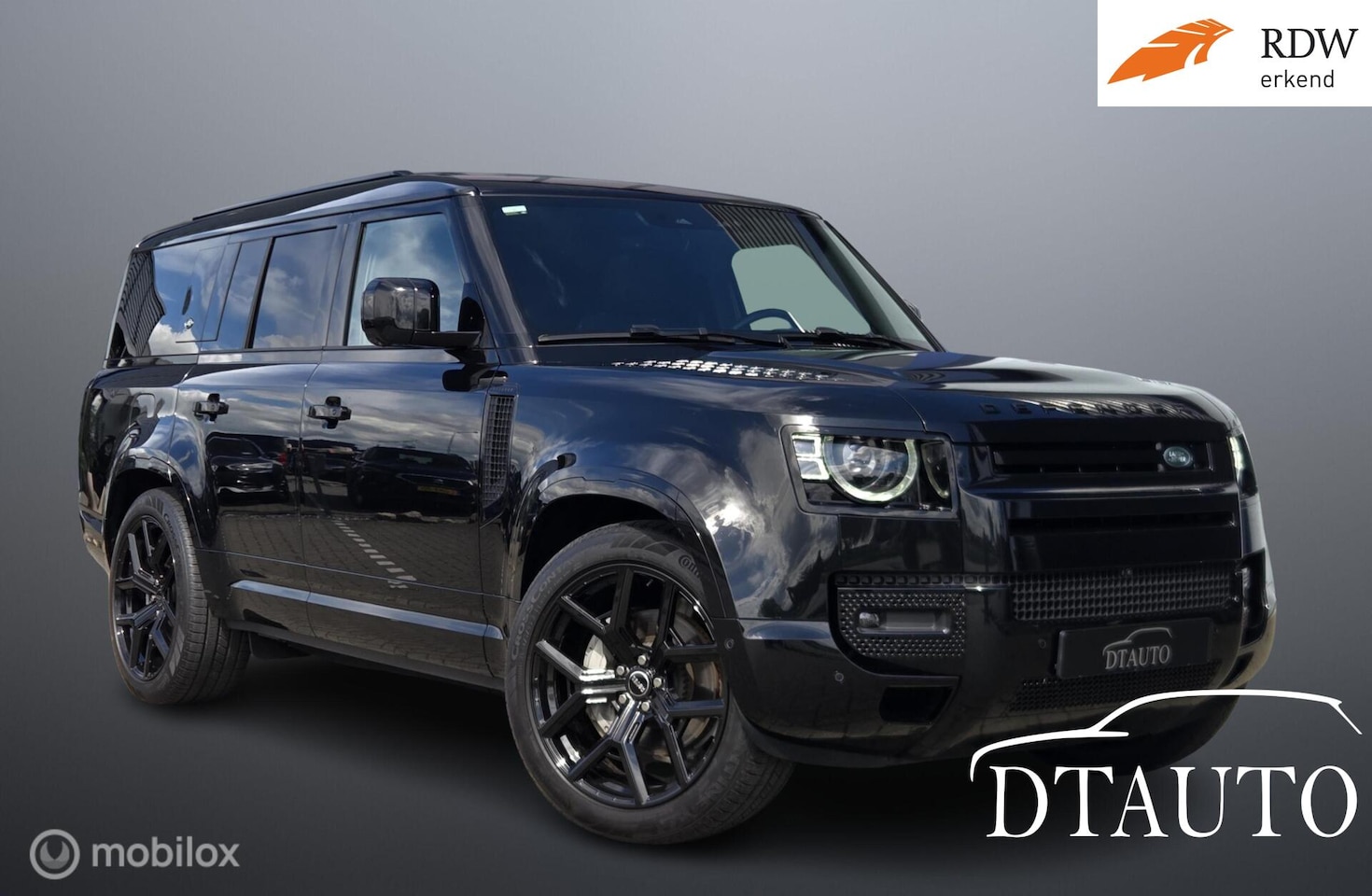 Land Rover Defender 130 - 3.0 D300 130HSE Airm Pano Grijs Kenteken - AutoWereld.nl