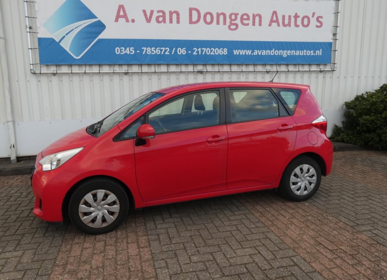 Toyota Verso S - 1.3 VVT-i Aspiration 1.3 VVT-I ASPIRATION,Clima,Camera,Cruise,Trhaak - AutoWereld.nl