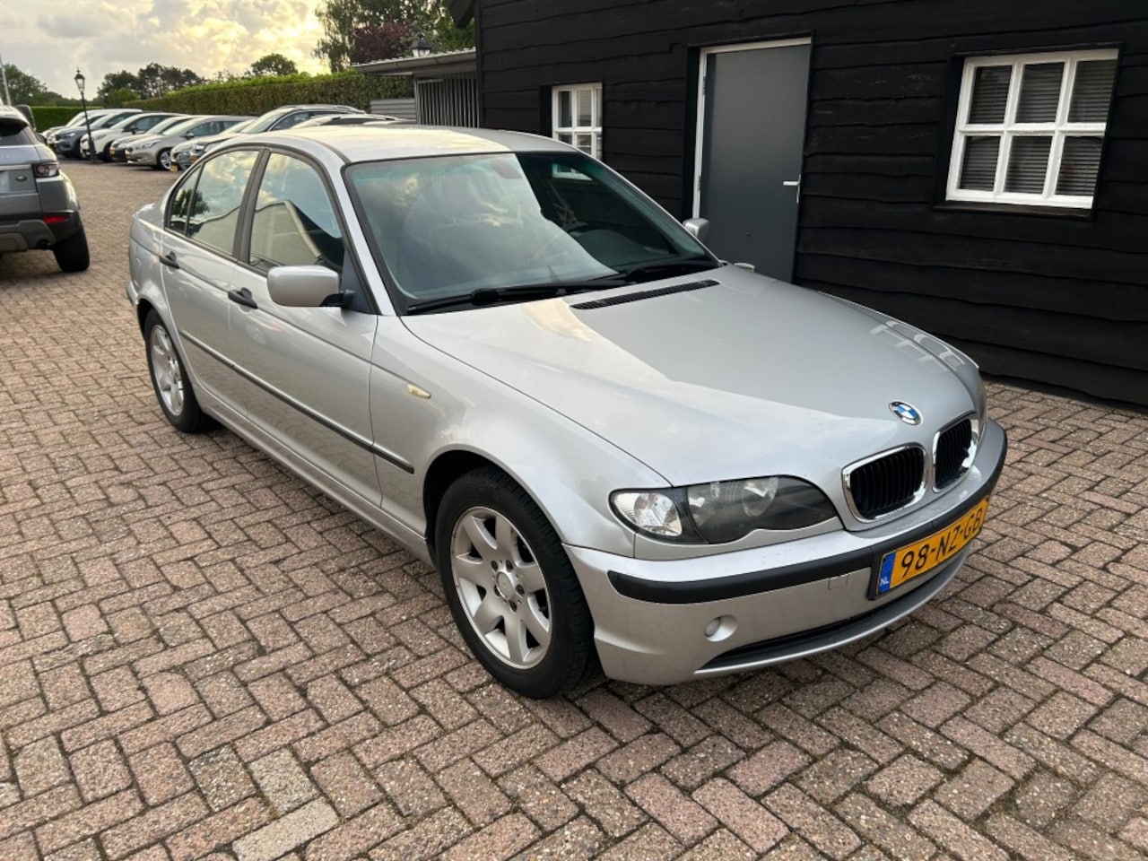 BMW 3-serie - 316i Black&Silver II 316i BlackenSilver II - AutoWereld.nl