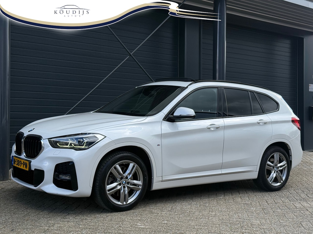 BMW X1 - xDrive20i High Executive XDrive20i High Executive, M-sport, Shadow-line, Panodak, Head-Up, Adaptive cruise - AutoWereld.nl