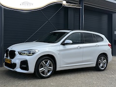 BMW X1 - XDrive20i High Executive, M-sport, Shadow-line, Panodak, Head-Up, Adaptive cruise