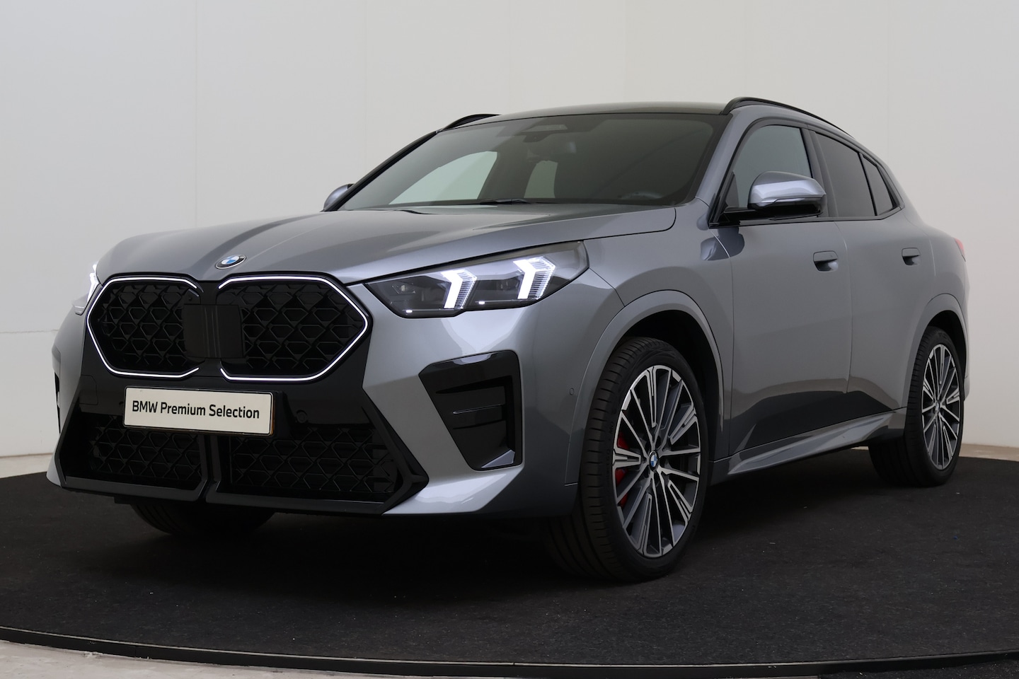 BMW X2 - sDrive20i M Sport Automaat / Trekhaak / Panoramadak / Comfort Access / Head-Up / Harman-Ka - AutoWereld.nl