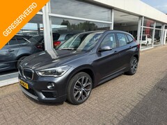 BMW X1 - sDrive18i High Executive | 1e eigenaar | Automaat | Afneembare trekhaak | Airco | Elektris