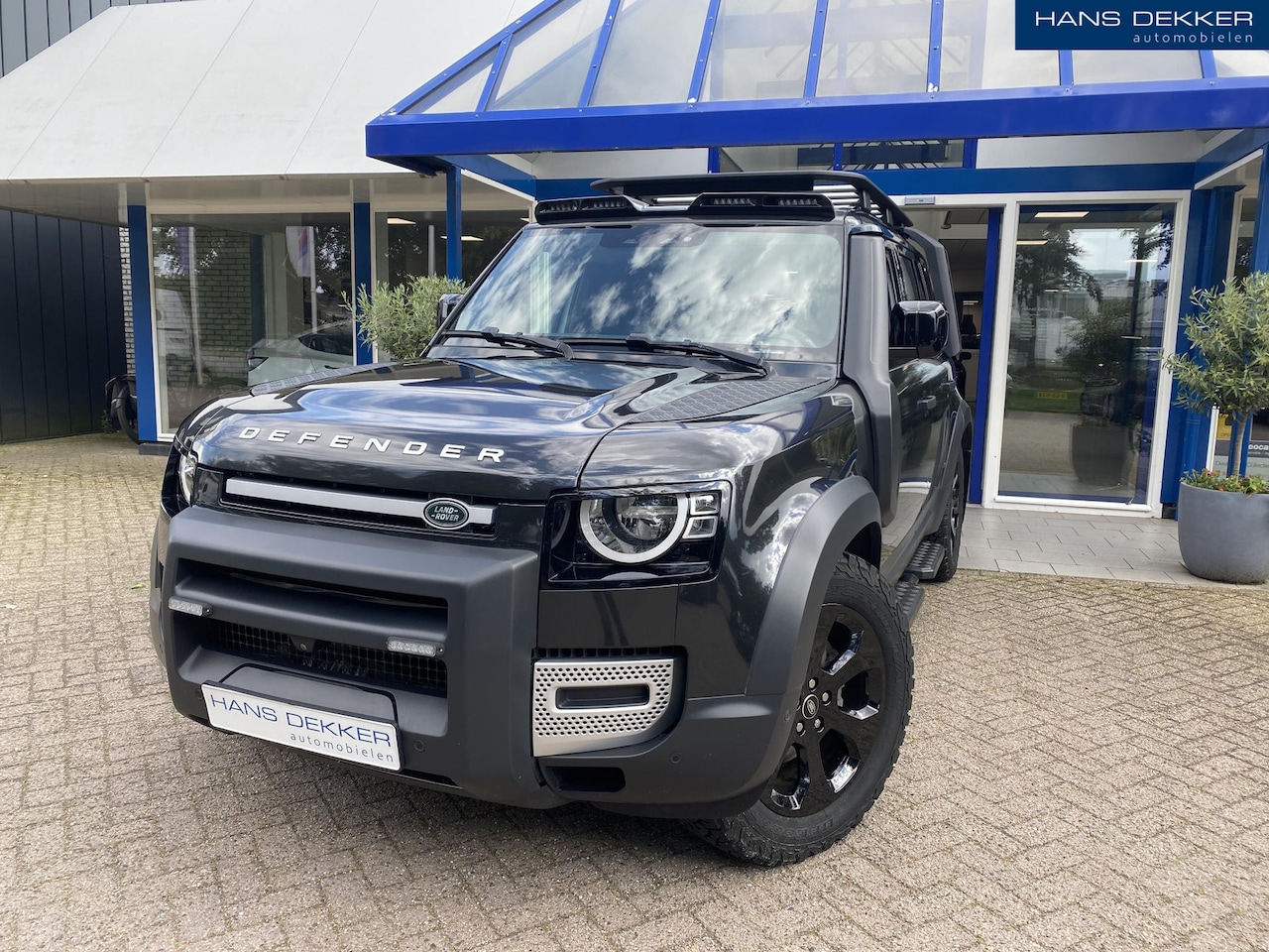 Land Rover Defender 110 - 3.0 D200 MHEV Zeer stoere uitvoering - AutoWereld.nl