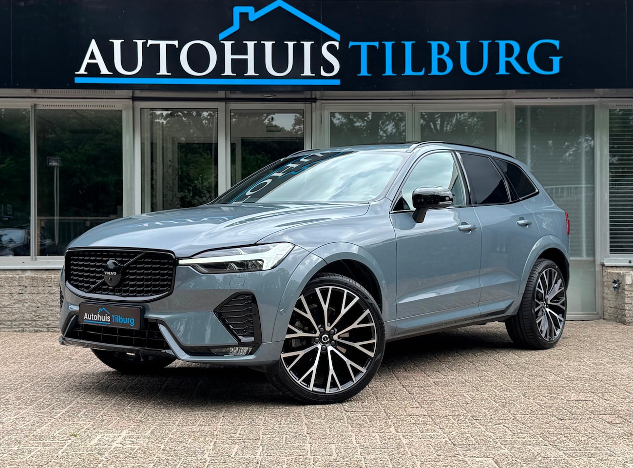 Volvo XC60 - 2.0 B5 R-Design Pano Google Massage 22 Inch - AutoWereld.nl