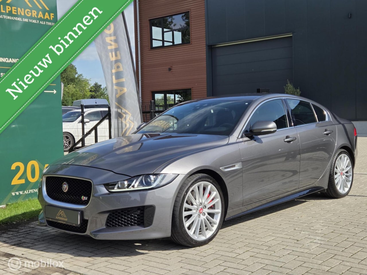 Jaguar XE - 3.0 S 340PK Meridian|Camera|Leder|Navi|Dealeronderhouden. - AutoWereld.nl