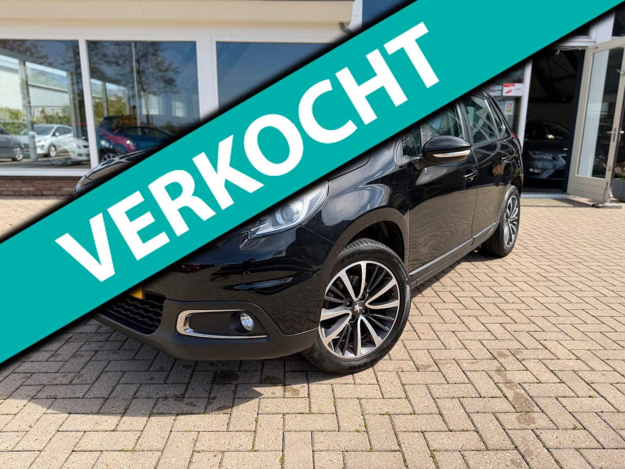 Peugeot 2008 - /1.2 PureTech Blue Lion/ Nieuw Riem/ Dealer onderhouden - AutoWereld.nl