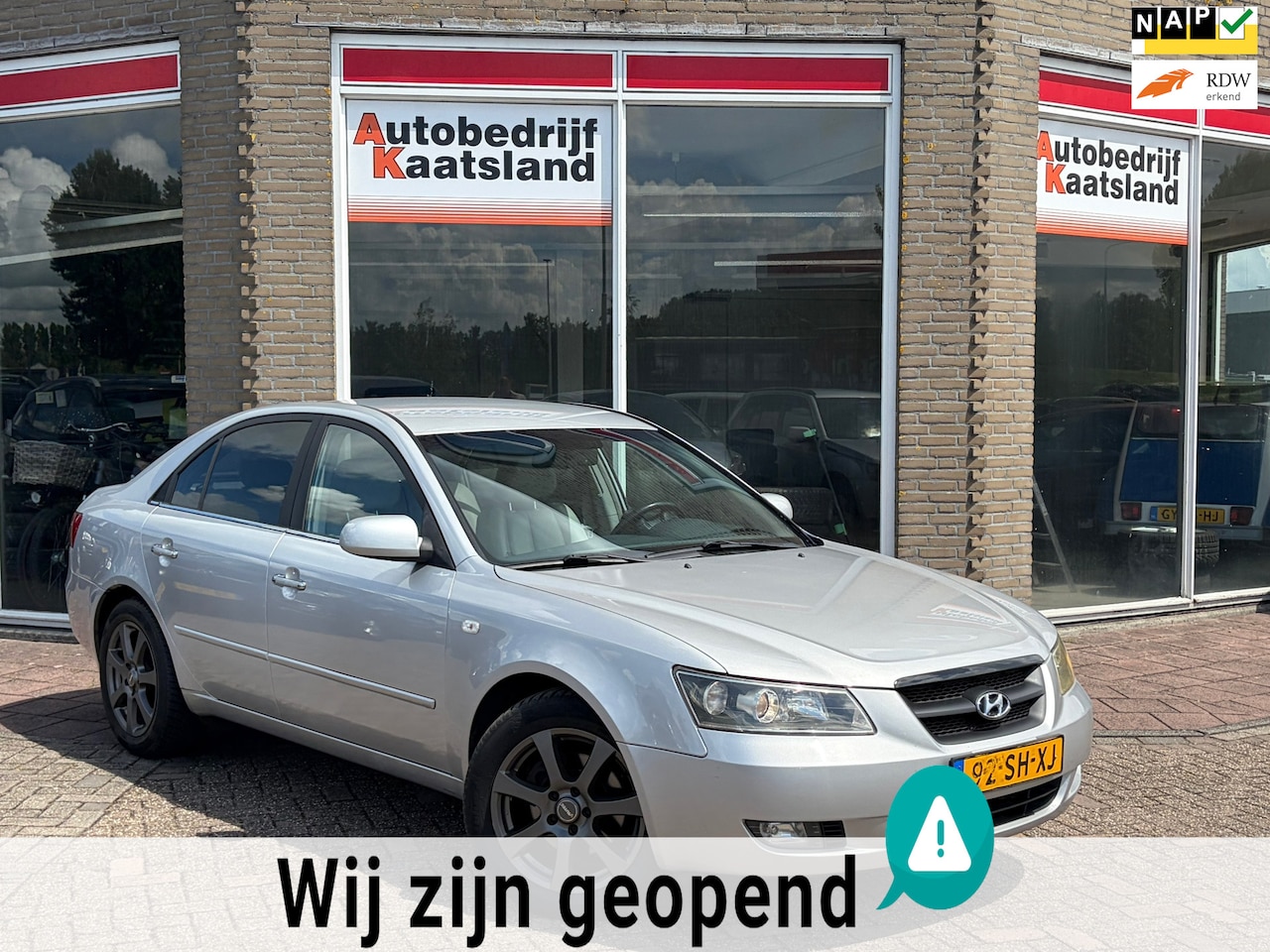 Hyundai Sonata - 3.3 V6 Style - Leer - Clima - Camera - Automaat - - AutoWereld.nl