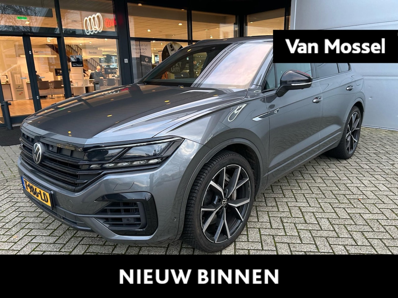 Volkswagen Touareg - 3.0 TSi 4MOTION R | Trekhaak | Luchtvering | Leder | ABT motor tuning | Stoelverwarming/ko - AutoWereld.nl