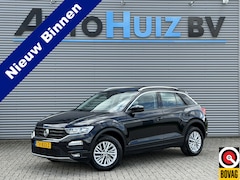 Volkswagen T-Roc - 1.0 TSI Style Trekhaak LMV Airco ACC PDC voor en achterzijde