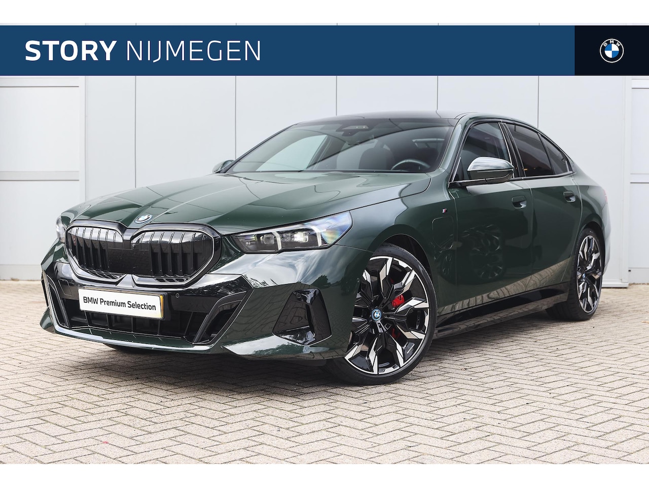 BMW 5-serie - 550e xDrive M Sport Automaat / Panoramadak / Bowers & Wilkins / Adaptief onderstel profess - AutoWereld.nl