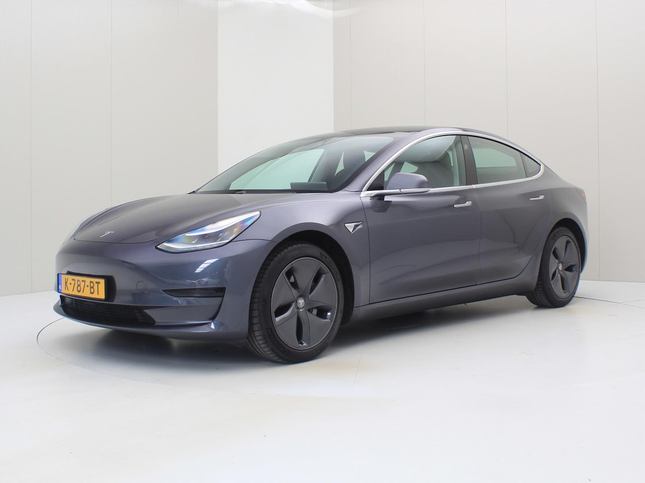Tesla Model 3 - Standard RWD Plus 88% SoH [ LFP-ACCU+AUTOPILOT+60 kWh+PREMIUM AUDIO ] - AutoWereld.nl
