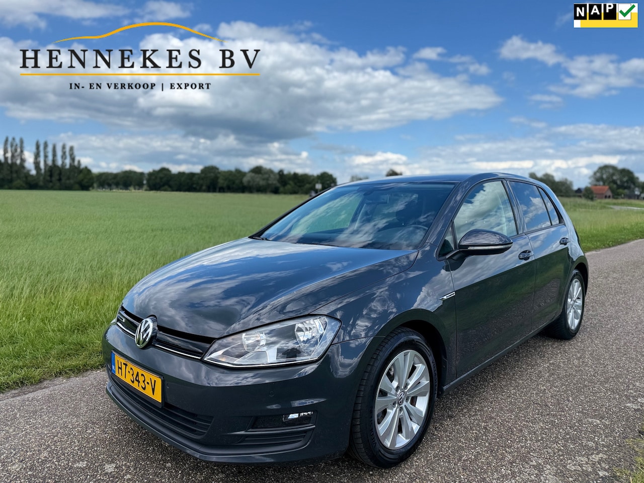 Volkswagen Golf - 1.0 TSI Comfortline nardo grey NAP - AutoWereld.nl