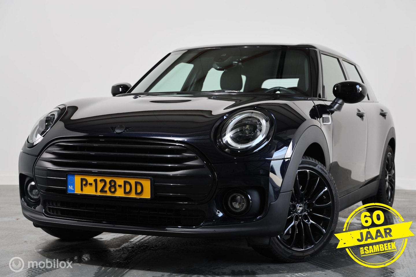 MINI Clubman - 1.5 Cooper -STOEL/STUURVERWARMING - NAVI- AIRCO - AutoWereld.nl