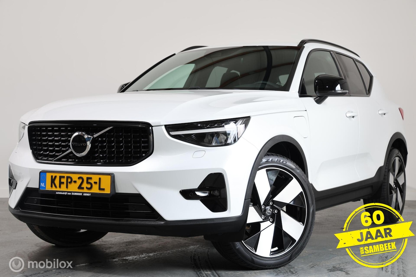 Volvo XC40 - T4 Plus Dark PHEV-Memory-H&K audio-Adaptieve Cruisecontrol - AutoWereld.nl