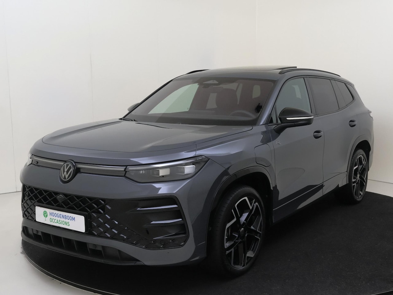 Volkswagen Tayron - 1.5 eHybrid R-Line Edition | SoH 100% | Panoramadak | Lederen bekleding ‘Ravenna’ | Harman - AutoWereld.nl