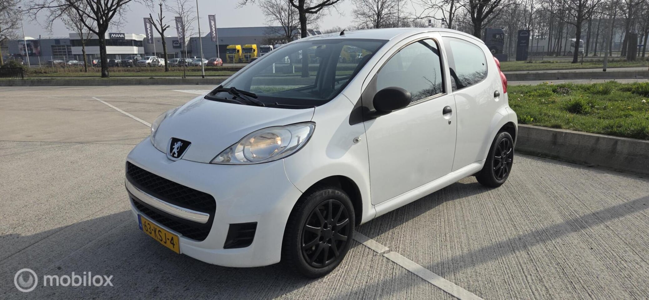 Peugeot 107 - 1.0-12V 5 deurts/lm-velgen/audio/etc - AutoWereld.nl