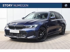 BMW 3-serie Touring - 330e xDrive M Sport Automaat / Trekhaak / Panoramadak / Sportstoelen / Comfort Access / Ac
