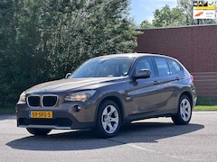 BMW X1 - SDrive18i Executive Automaat*Leder*Trekhaak*NAP*Navigatie*Cruise*Clima*Stoelverwarming*Dea
