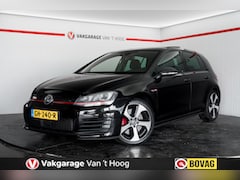 Volkswagen Golf - 2.0 TSI GTI Performance 230pk Elek glazen panorama-dak, 18 inch LM