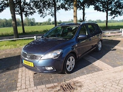 Kia Cee'd - Cee D 1.4 CVVT SW ISG X-ECUTIVE " Super nette "