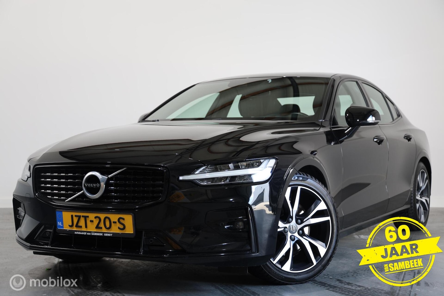 Volvo S60 - 2.0 B3 R-Design - Stoel/stuurverwarming - BLIS - Camera - AutoWereld.nl