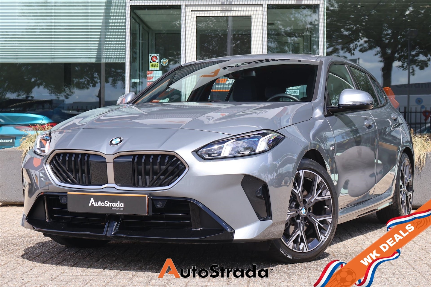 BMW 1-serie - (f70) 120 M-SPORT 150pk AUT I Carplay I Harman Kardon I Navi I DAB I Sfeerverlichting - AutoWereld.nl