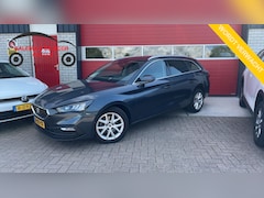 SEAT Leon Sportstourer - 1.0 TSI Style Launch Edition TREKHAAK / CAMERA / FULL LED / CARPLAY / CLIMA / PDC / ACC /