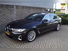 BMW 5-serie - 530e Business Edition Plus Autom Schuifdak Luxe Leder Adaptieve Cruise Softclose Head-Up N