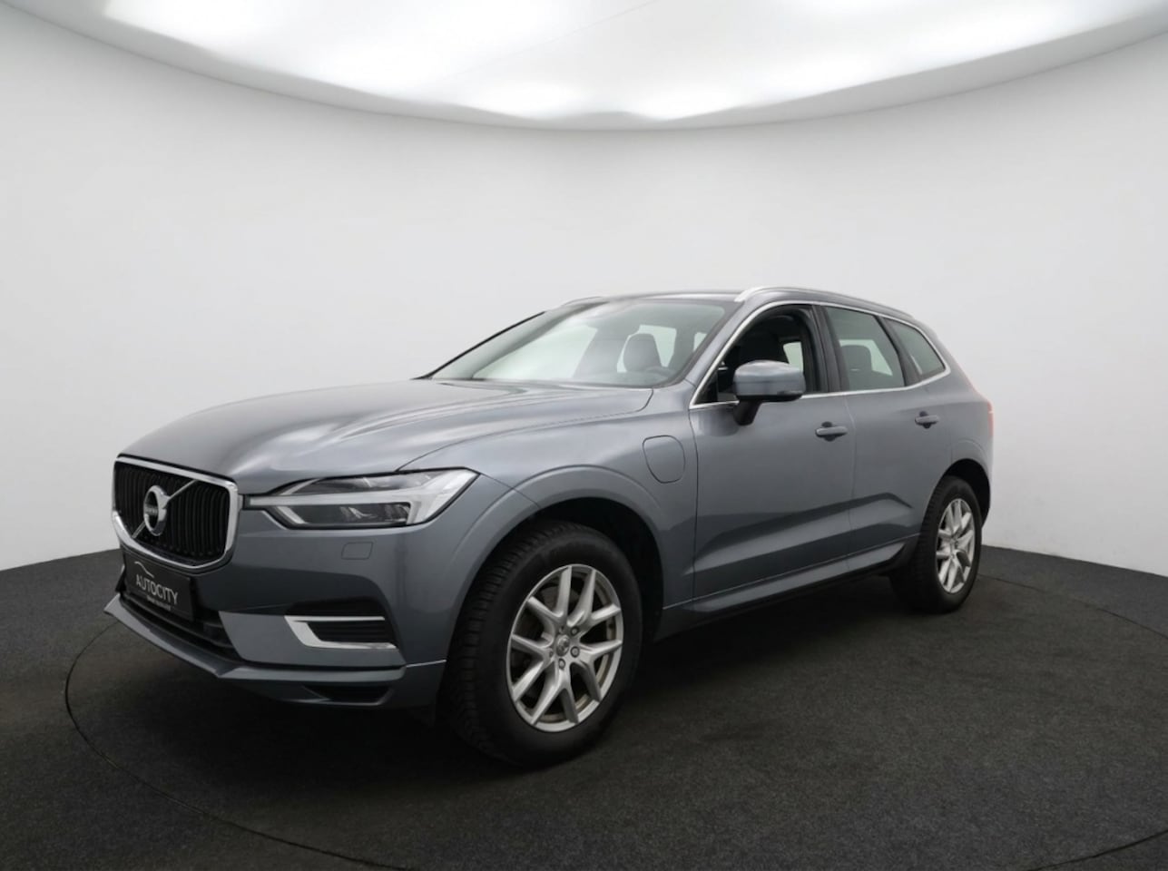 Volvo XC60 - 2.0 Recharge T8 Momentum Pro | Panorama dak | Leder | Memory - AutoWereld.nl