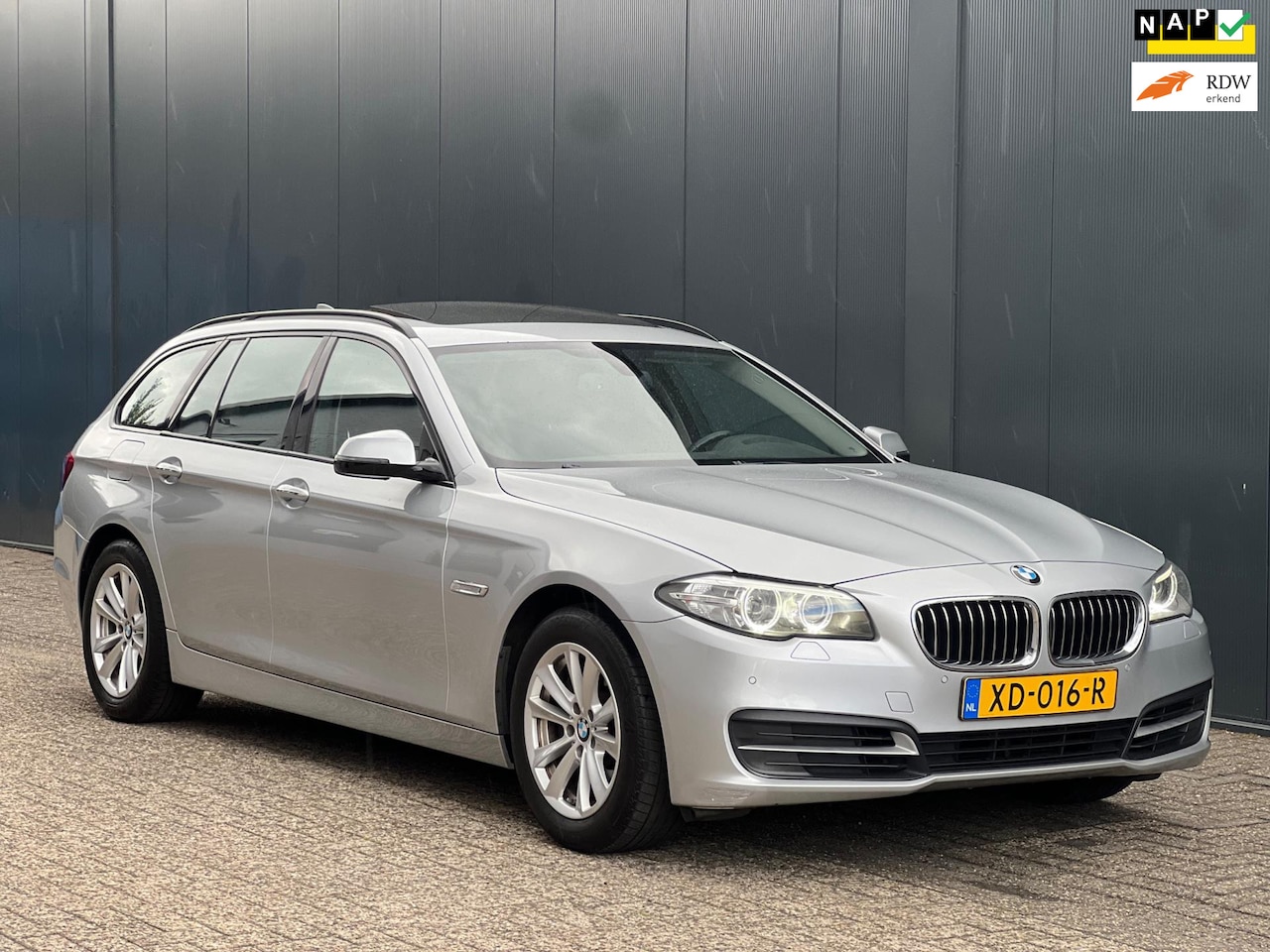 BMW 5-serie Touring - 528i Pano|Leder|Nette staat|Facelift - AutoWereld.nl