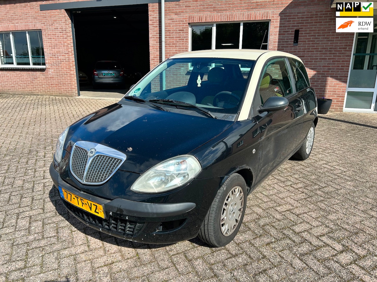 Lancia Y(psilon) - Ypsilon 1.2 // inruilkoopje //Airco //APK 1-12-2026 - AutoWereld.nl