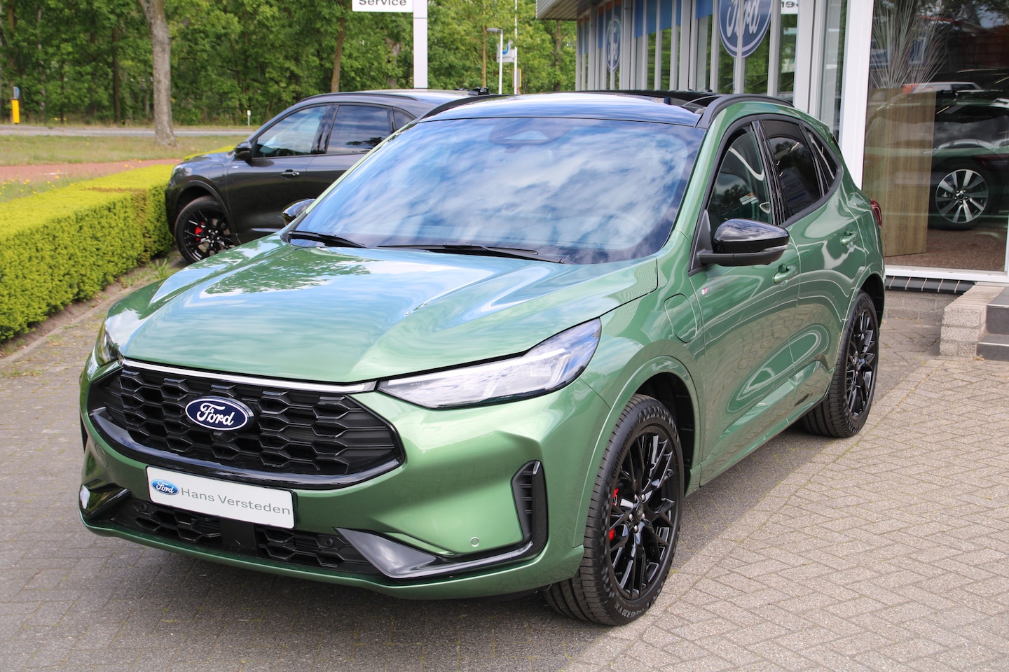 Ford Kuga - 2.5 PHEV ST-Line X 243 PK AUTOMAAT TREKHAAK ELECTRISCH | PANORAMA-DAK | BLACK-PACK - AutoWereld.nl